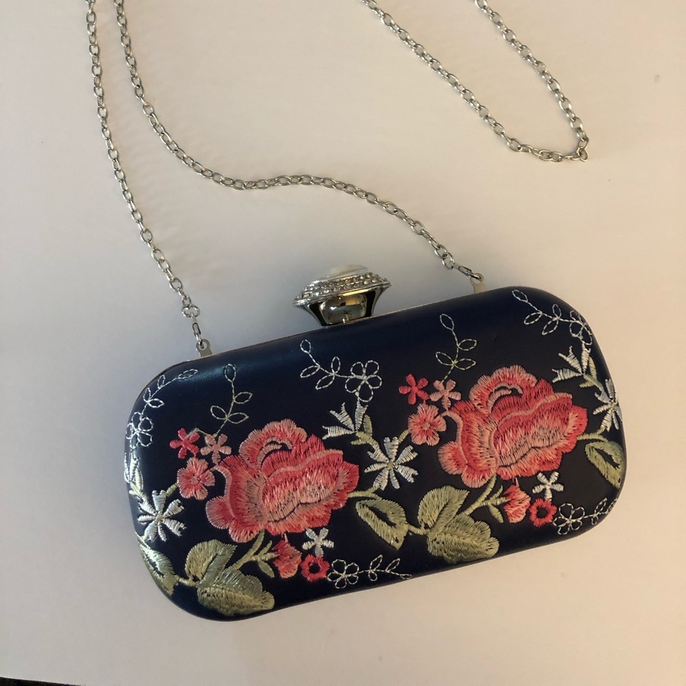 Cute embroidery navy clutch